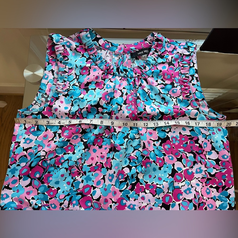 Misses Shell Top - Sz M - Picture 9 of 10